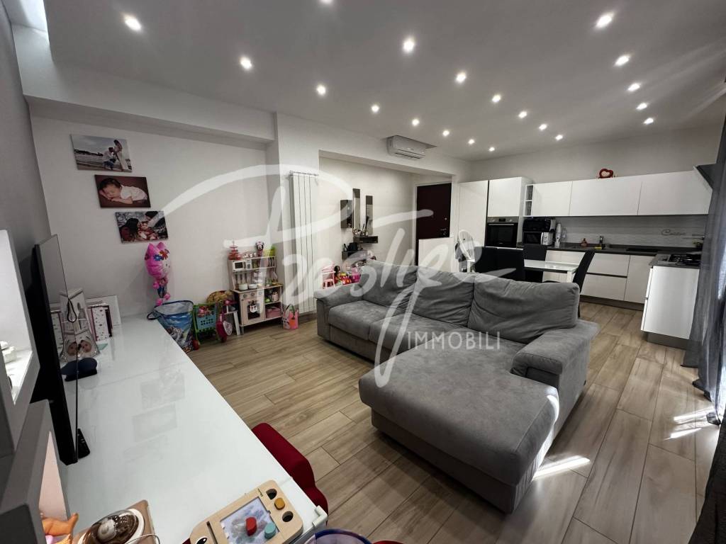 appartamento in vendita a La Spezia in zona Canaletto / Buonviaggio / Migliarina