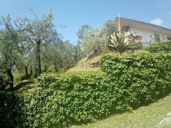 casa indipendente in vendita a La Spezia in zona Montepertico