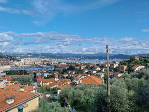 appartamento in vendita a La Spezia in zona Marola
