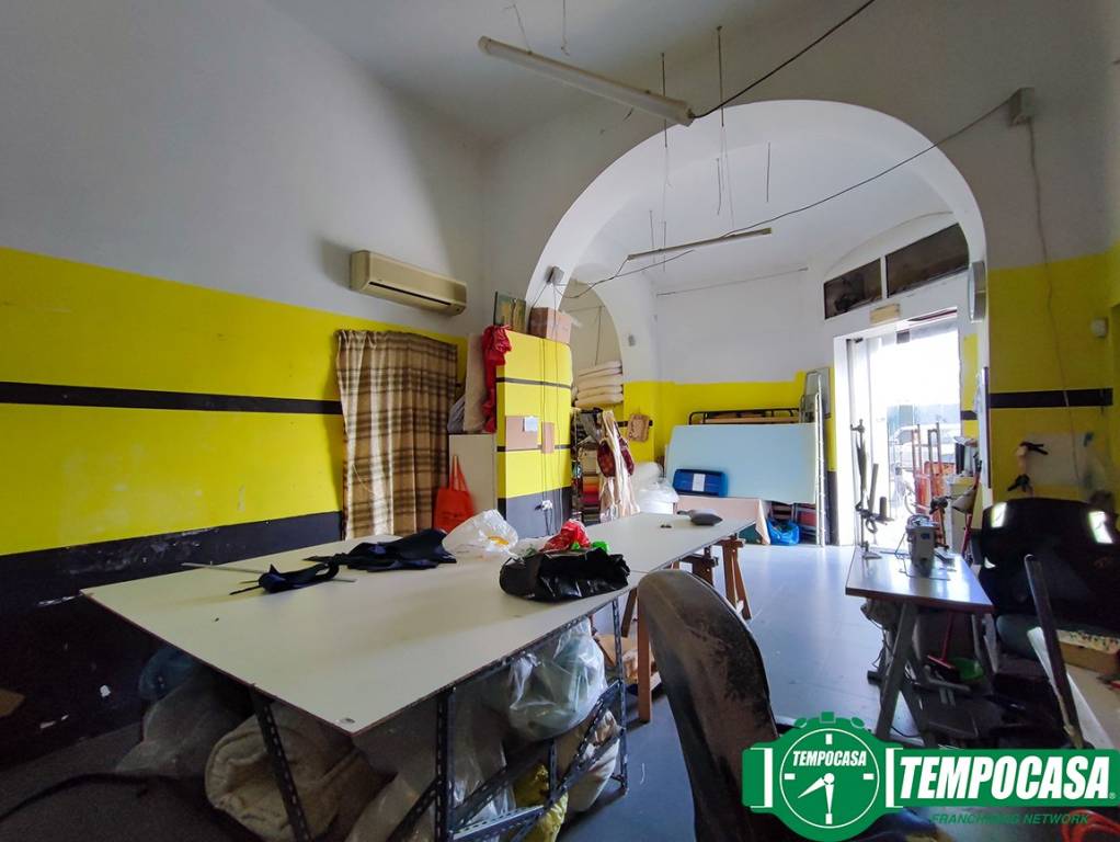 negozio in vendita a La Spezia in zona Canaletto / Buonviaggio / Migliarina