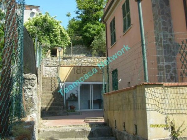 casa indipendente in vendita a La Spezia in zona Pitelli