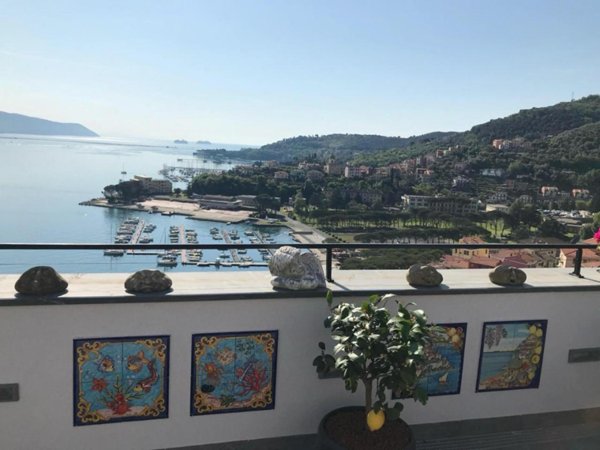 appartamento in vendita a La Spezia in zona Centro Storico