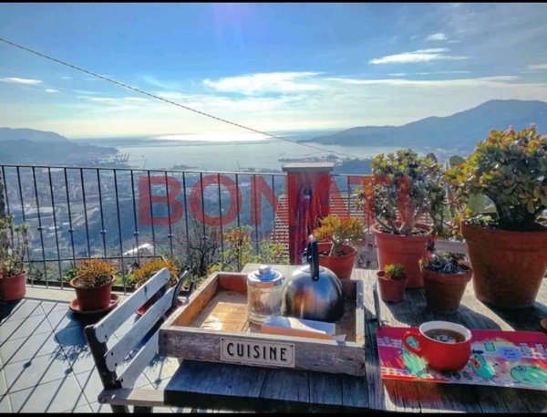 casa indipendente in vendita a La Spezia in zona Sarbia