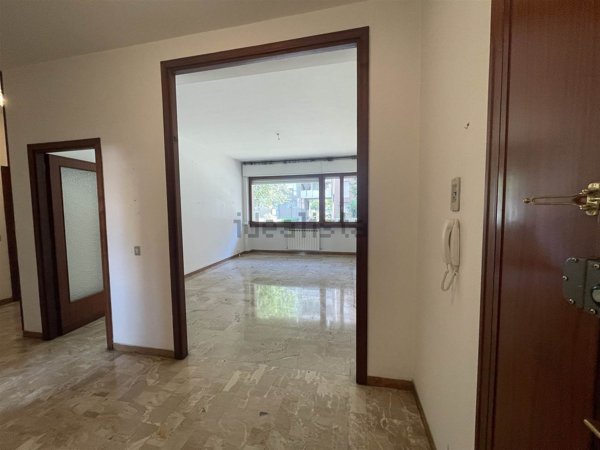 appartamento in vendita a La Spezia in zona Canaletto / Buonviaggio / Migliarina