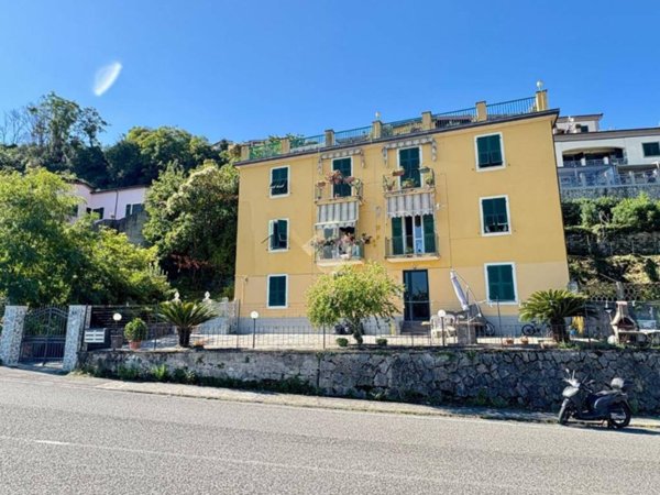 appartamento in vendita a La Spezia in zona Marola