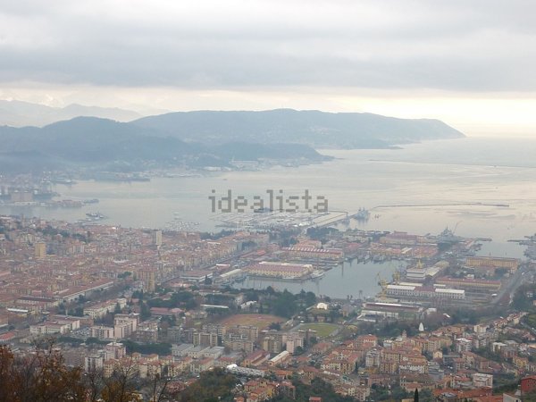 casa indipendente in vendita a La Spezia in zona La Foce / Sant'Anna