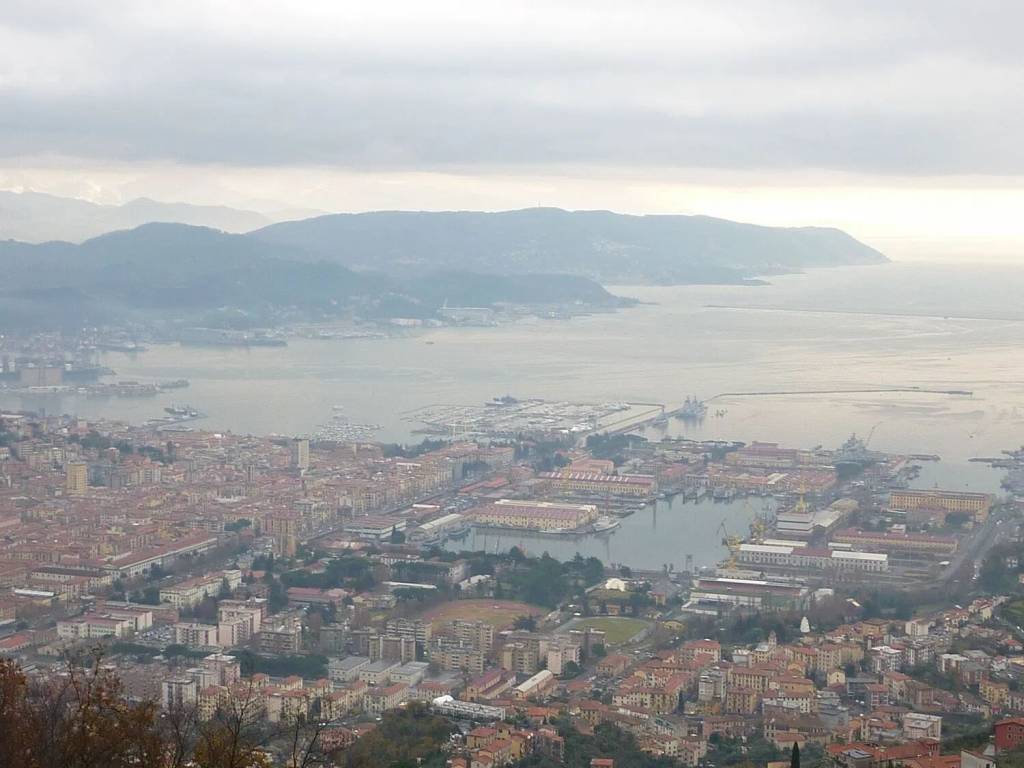 casa indipendente in vendita a La Spezia in zona La Foce / Sant'Anna