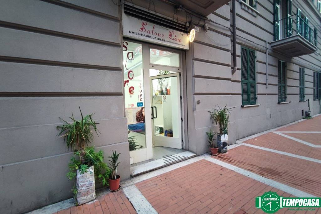 negozio in vendita a La Spezia in zona Canaletto / Buonviaggio / Migliarina