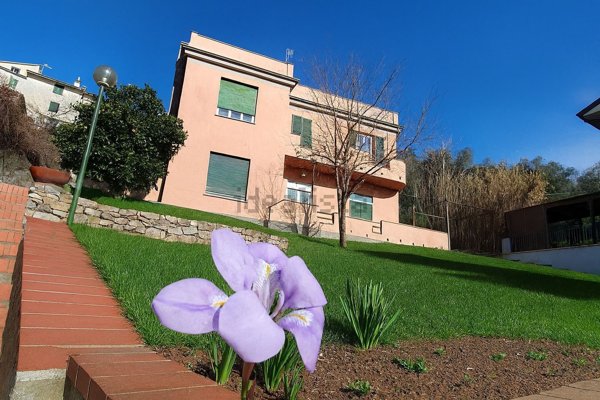 casa indipendente in vendita a La Spezia in zona Pitelli