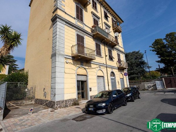 negozio in vendita a La Spezia in zona Canaletto / Buonviaggio / Migliarina