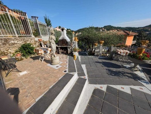 casa indipendente in vendita a La Spezia in zona Sarbia