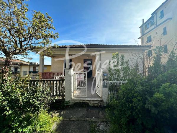 casa indipendente in vendita a La Spezia in zona Chiappa