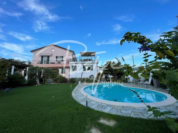 casa indipendente in vendita a La Spezia in zona La Foce / Sant'Anna