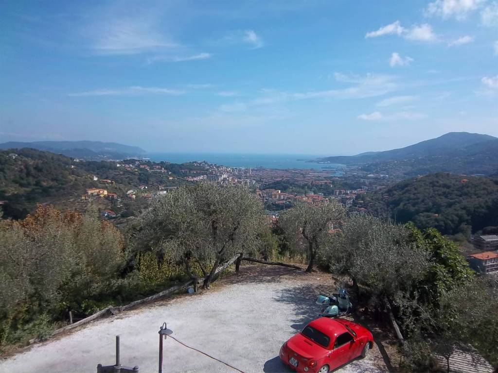 casa indipendente in vendita a La Spezia