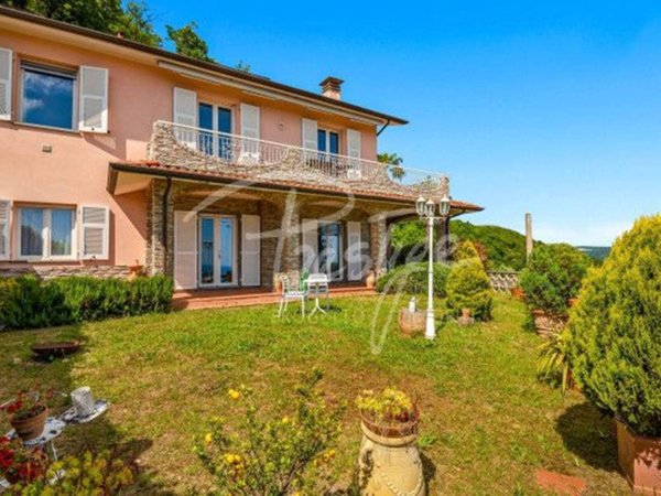 casa indipendente a La Spezia in zona Canaletto / Buonviaggio / Migliarina