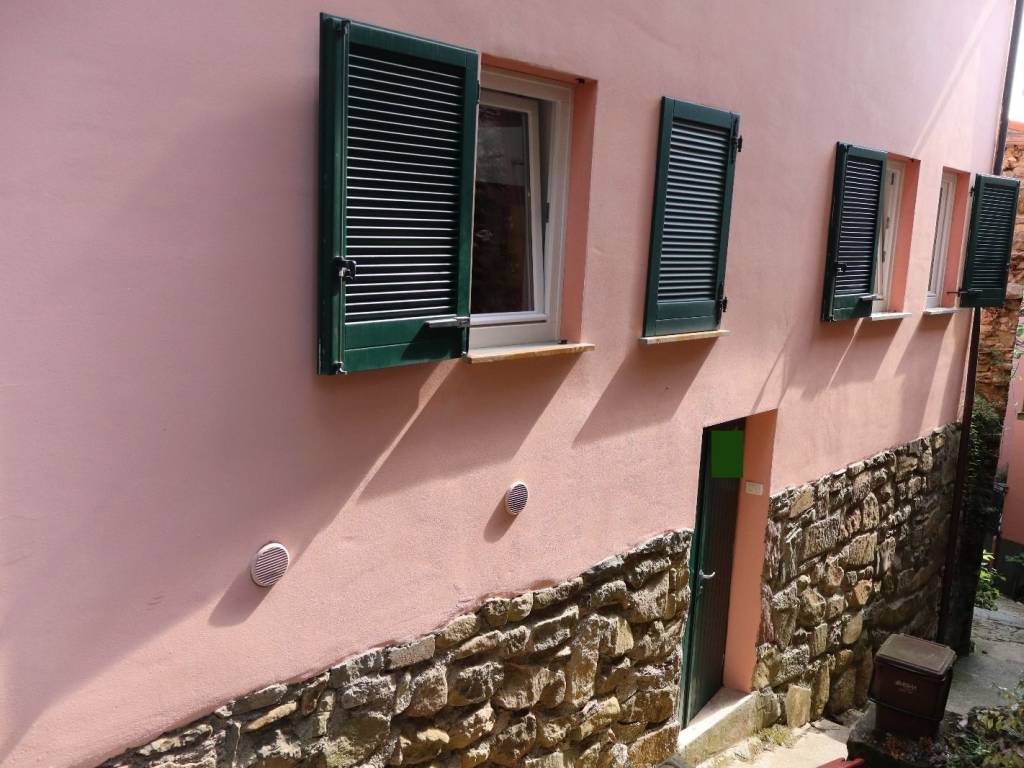 casa indipendente in vendita a La Spezia in zona Marola