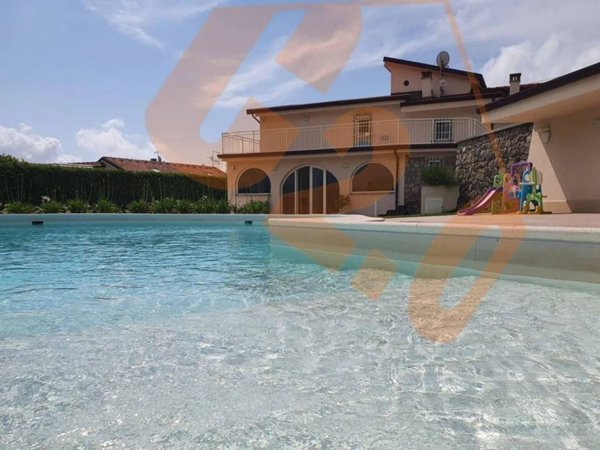 casa indipendente in vendita a La Spezia in zona Marola