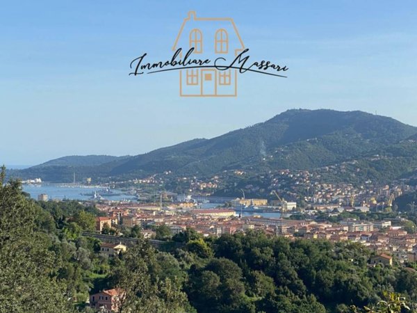 appartamento in vendita a La Spezia in zona Chiappa