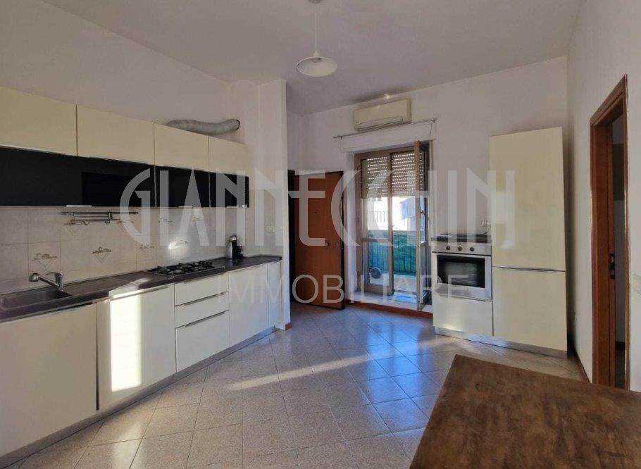 appartamento in vendita a La Spezia in zona Canaletto / Buonviaggio / Migliarina