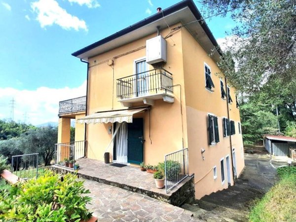 casa indipendente in vendita a La Spezia in zona San Venerio