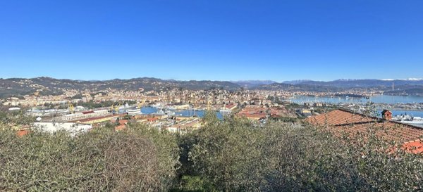 casa indipendente in vendita a La Spezia in zona Cadimare
