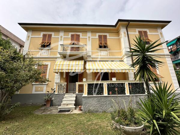 casa indipendente a La Spezia in zona Canaletto / Buonviaggio / Migliarina