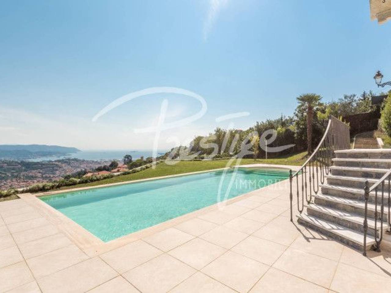 casa indipendente in vendita a La Spezia in zona Chiappa