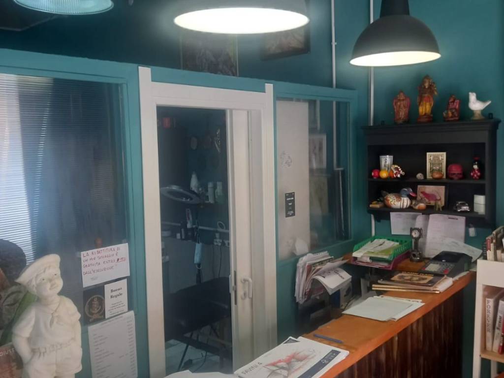 negozio in vendita a La Spezia in zona Valdellora