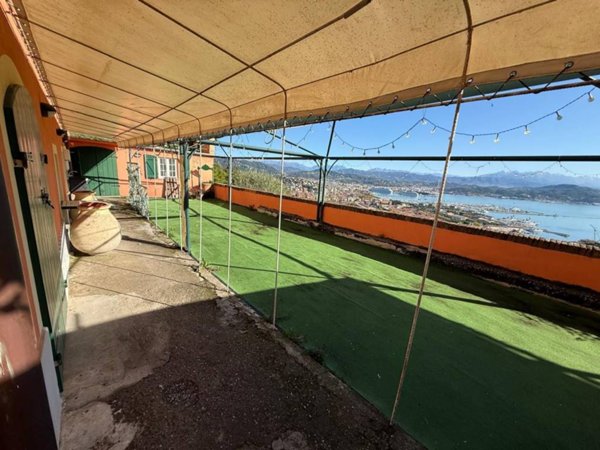 appartamento in vendita a La Spezia in zona Marola