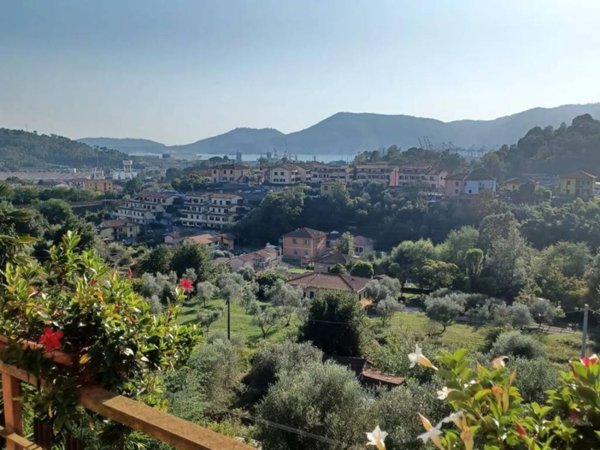casa indipendente in vendita a La Spezia