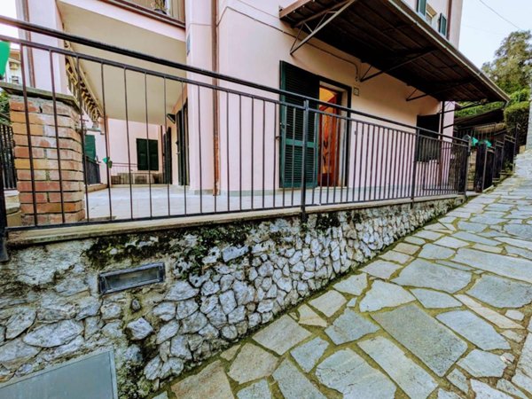 appartamento in vendita a La Spezia in zona Biassa