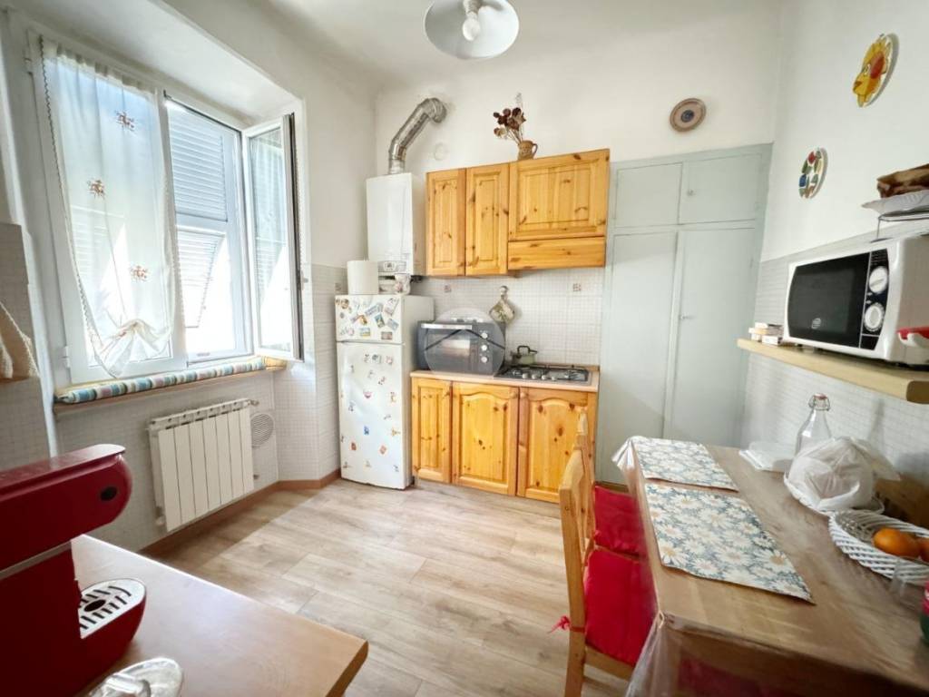 appartamento in vendita a La Spezia in zona Chiappa