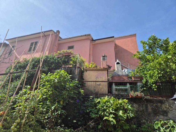 casa indipendente in vendita a La Spezia in zona Pitelli