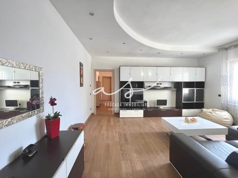 appartamento in vendita a La Spezia in zona Canaletto / Buonviaggio / Migliarina