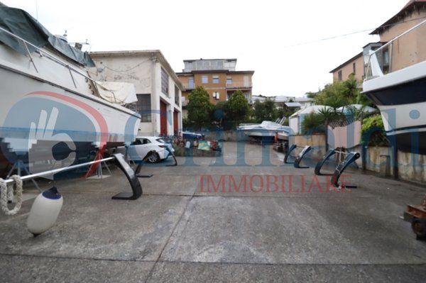 capannone in vendita a La Spezia in zona Ruffino