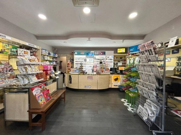 negozio in vendita a La Spezia in zona Valdellora