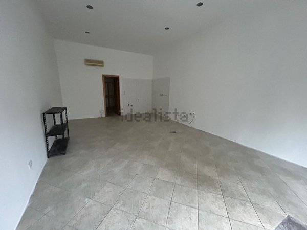 negozio in vendita a La Spezia in zona Canaletto / Buonviaggio / Migliarina