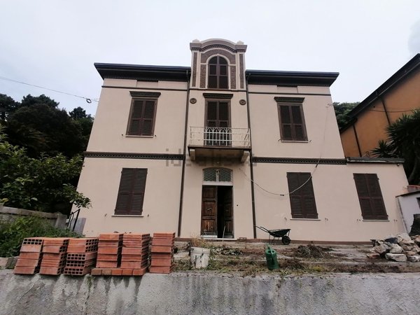 casa indipendente in vendita a La Spezia