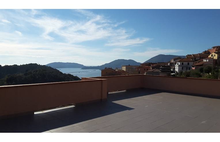 casa indipendente in vendita a La Spezia in zona Pitelli