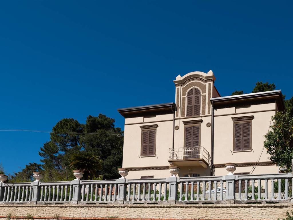 casa indipendente in vendita a La Spezia in zona Muggiano