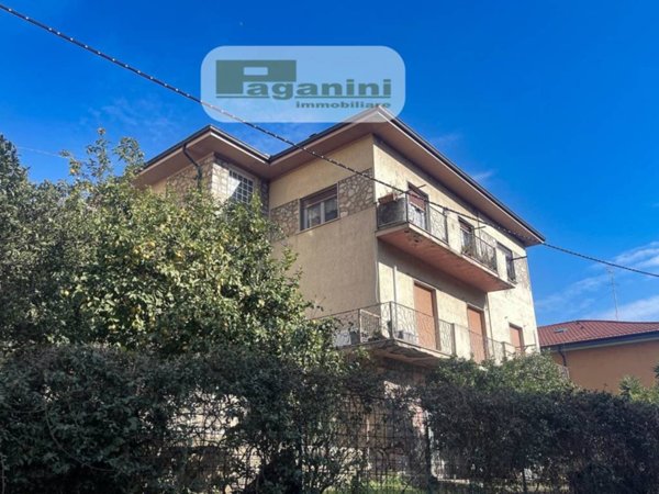 casa indipendente in vendita a La Spezia in zona Valdellora