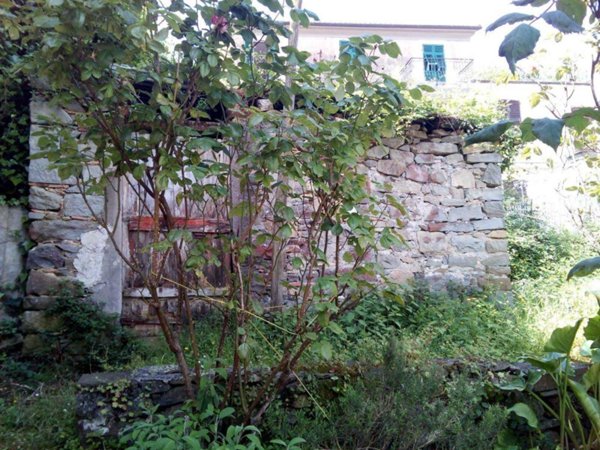 appartamento in vendita a La Spezia in zona Biassa