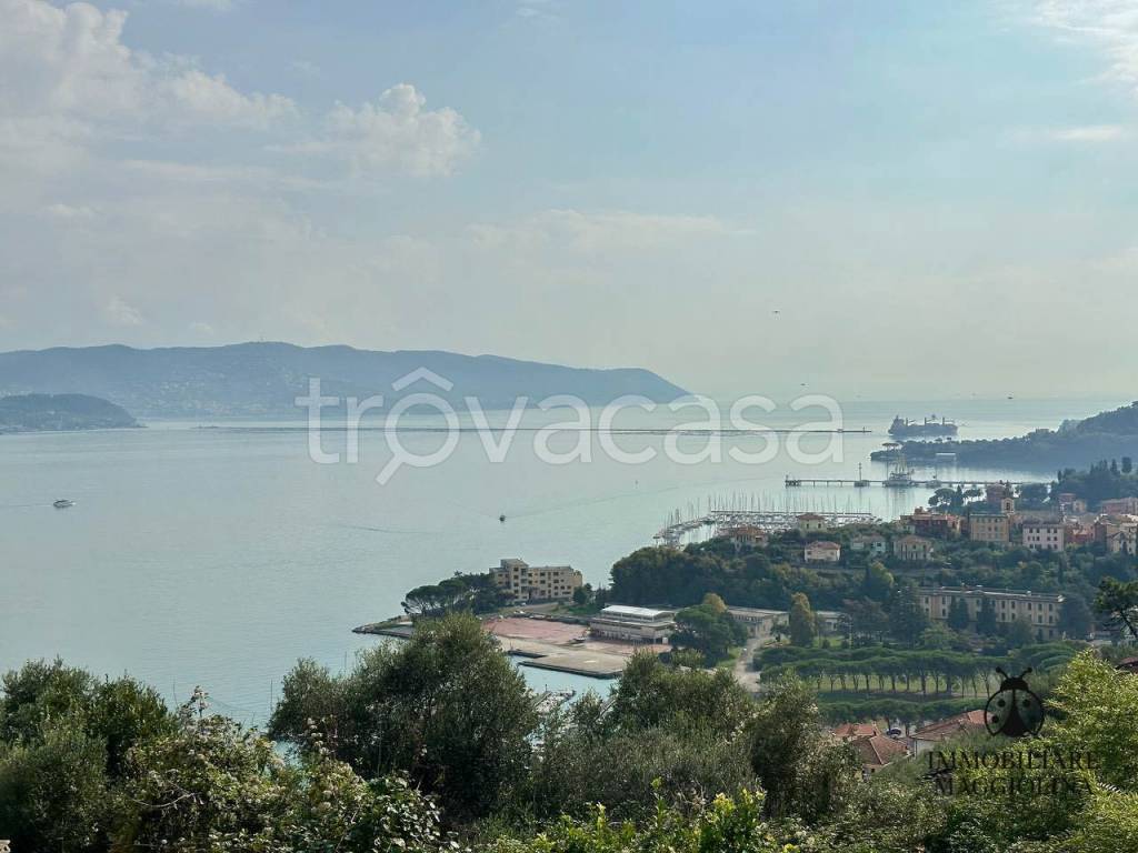 casa indipendente in vendita a La Spezia in zona Campiglia