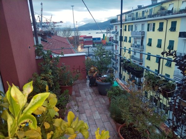 appartamento in vendita a La Spezia in zona Canaletto / Buonviaggio / Migliarina