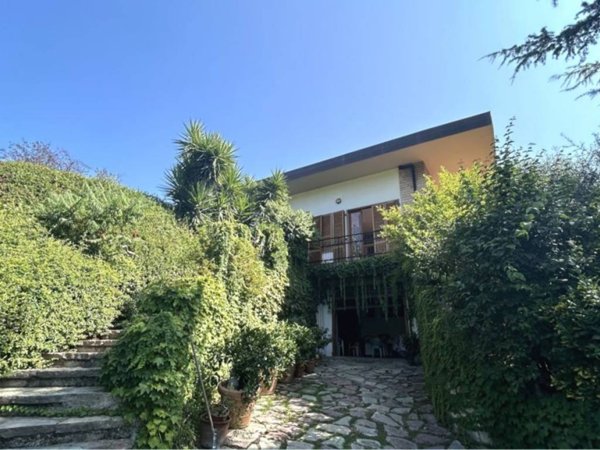 casa indipendente a La Spezia in zona Canaletto / Buonviaggio / Migliarina