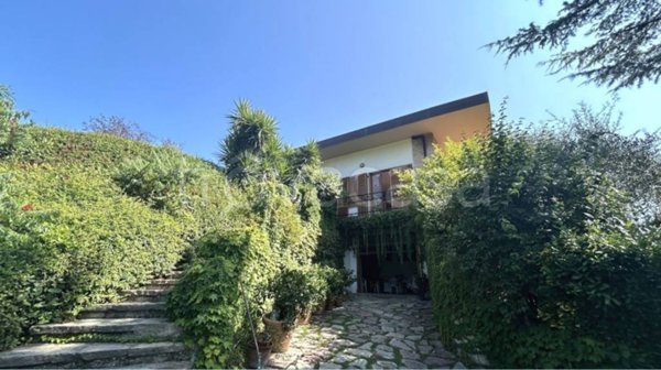 casa indipendente a La Spezia in zona Canaletto / Buonviaggio / Migliarina