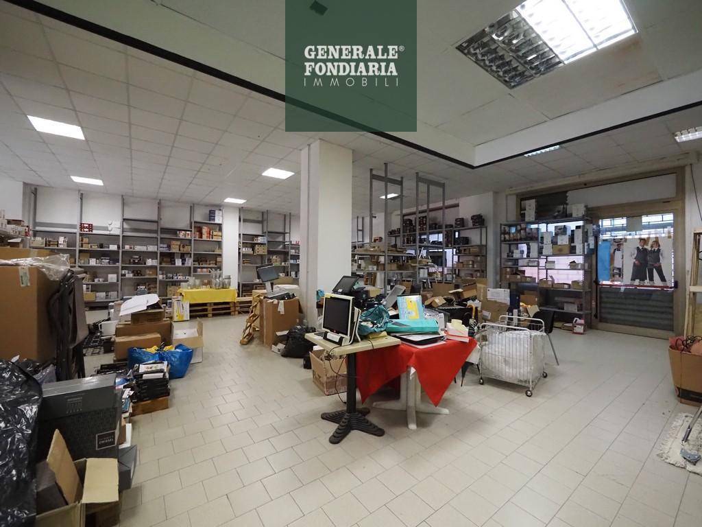 negozio in vendita a La Spezia in zona Valdellora