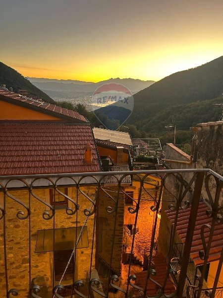 appartamento in vendita a La Spezia in zona Biassa