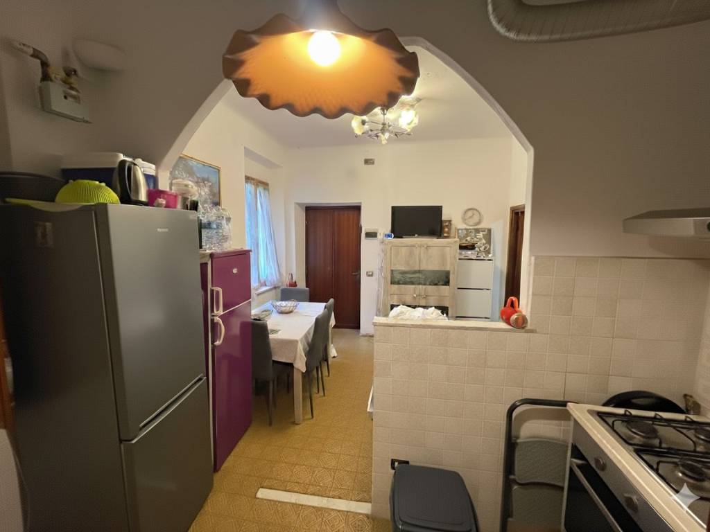 appartamento in vendita a La Spezia in zona Biassa