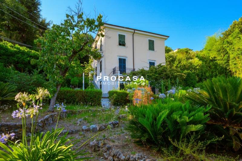 casa indipendente in vendita a La Spezia in zona Chiappa